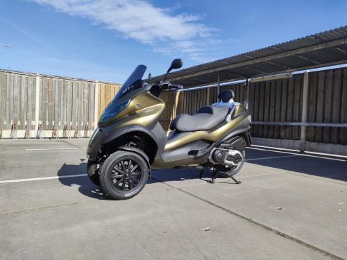 Piaggio MP3 motorscooter 400 CC