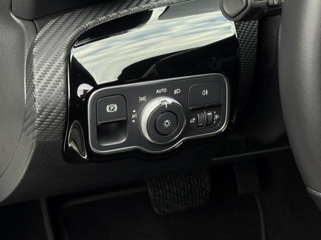 Mercedes-Benz Cla shooting brake 180 automaat, nl-auto!