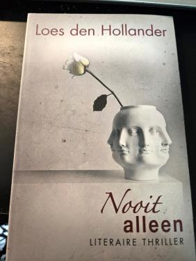 Boeken: Nooit alleen 1e druk 2013
