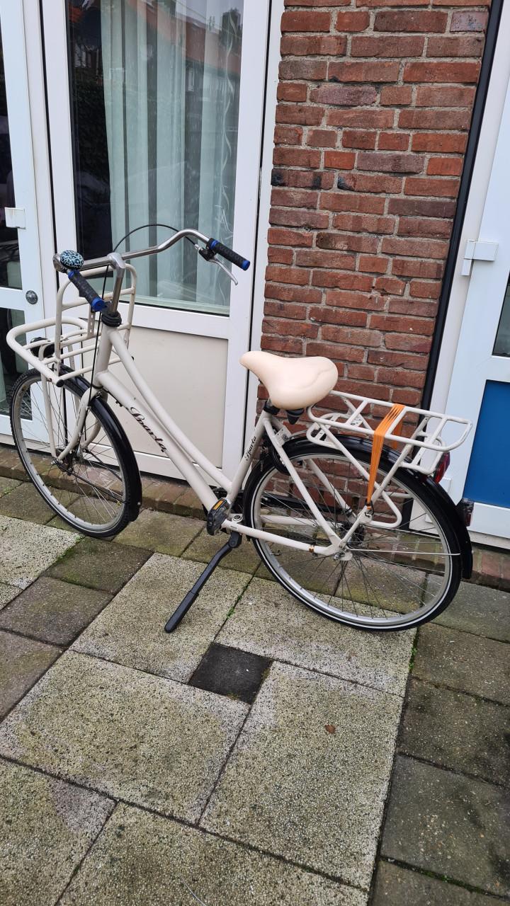 Dames fiets merk SPARTA met voordrager. Trap rem achter-28 inch
