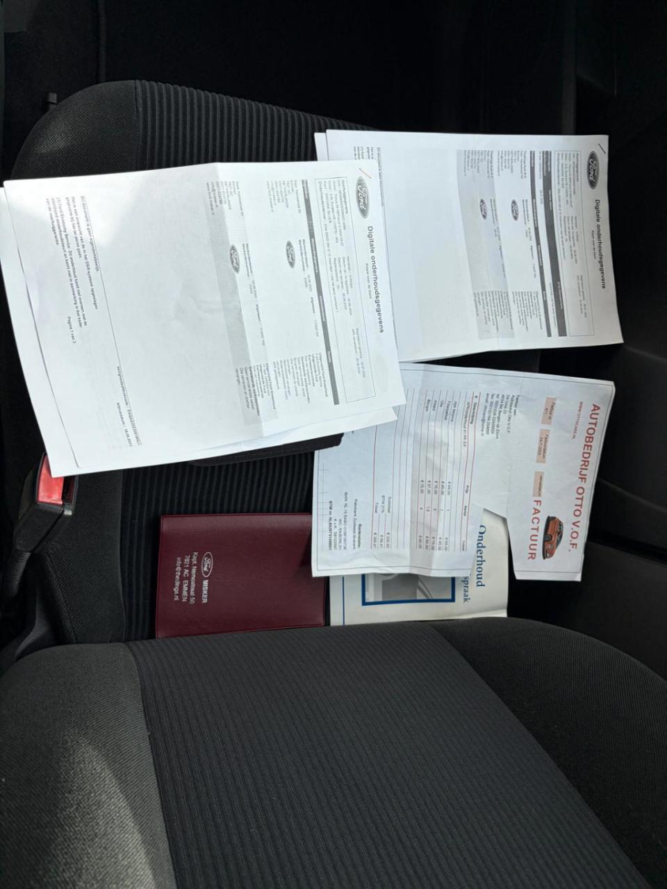 Ford C-max focus 2.0-16v ghia/153.000 nap/dealer onderhouden/trekhaak/andro