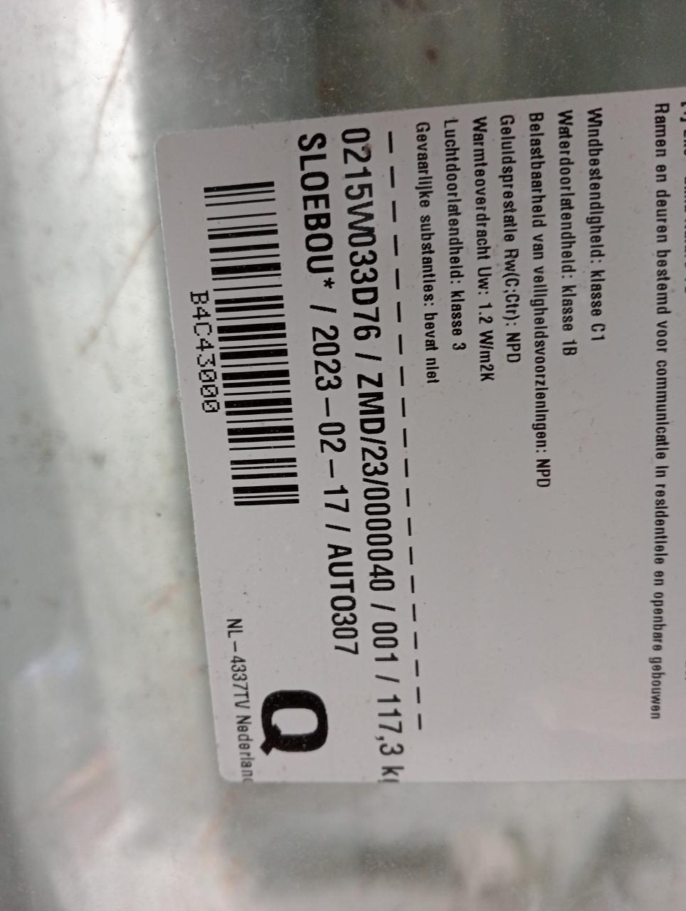 Deur met kozijn en raamkozijn