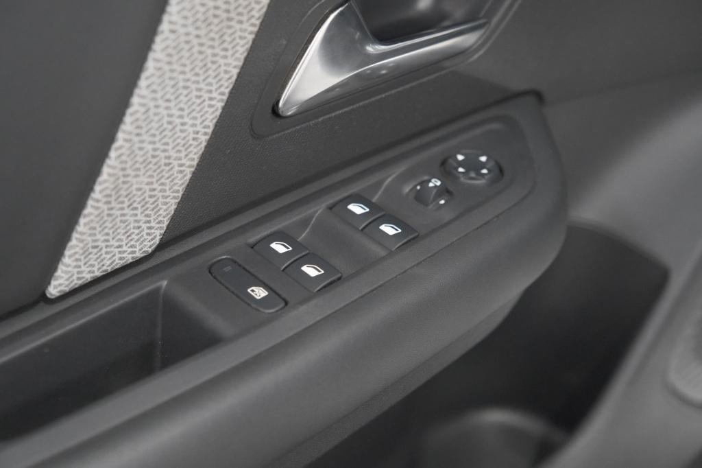 Citroen C4 puretech 130 eat8 feel edition | camera | adaptieve cruise contr