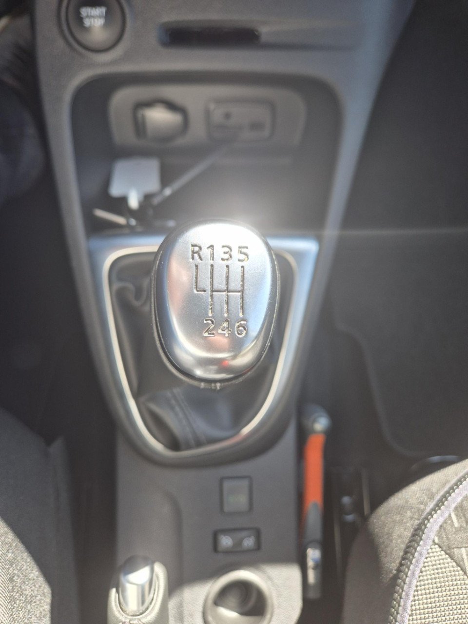 Renault Captur 1.3 tce 130 intens camera, navigatie, trekhaak, pack easy li