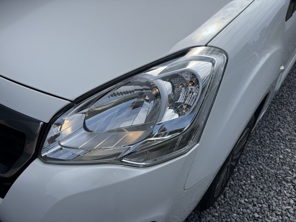 Peugeot Partner 120 1.6 bluehdi 75 l1 premium pack 3-zitter
