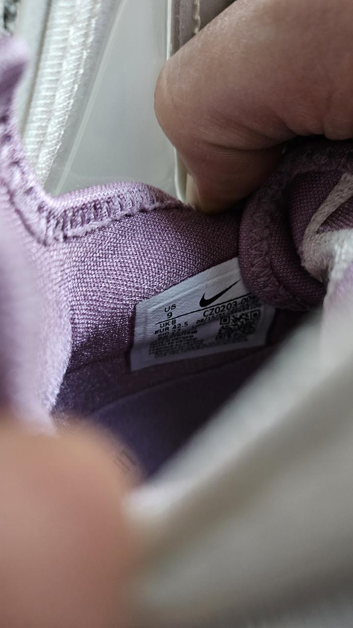 Nike LeBron 19 Space Jam - Maat 42.5