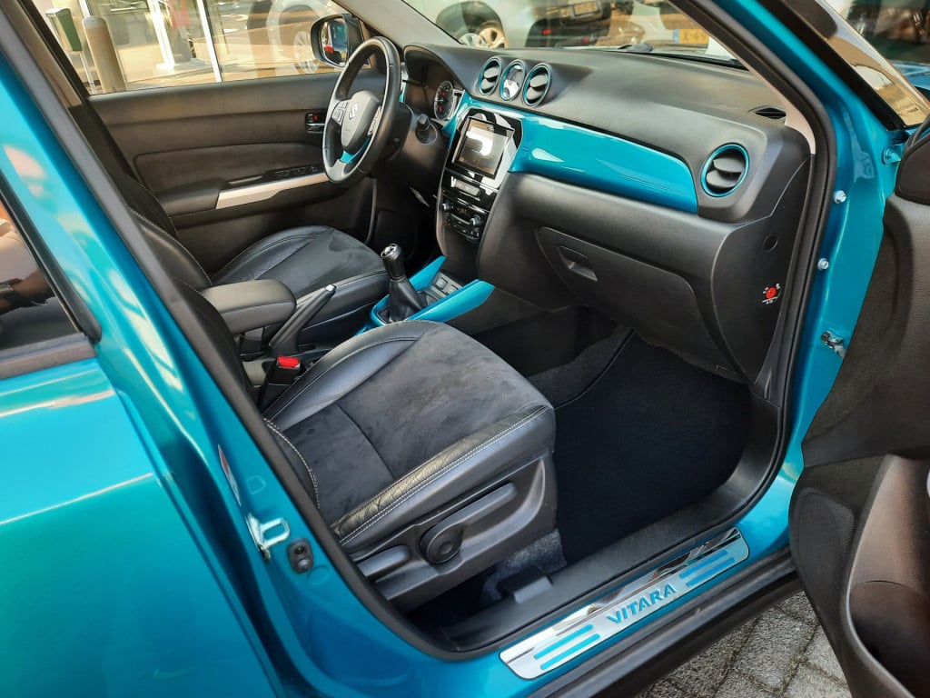 Suzuki Vitara high executive 1.6-120pk/trekhaak/panoramadak