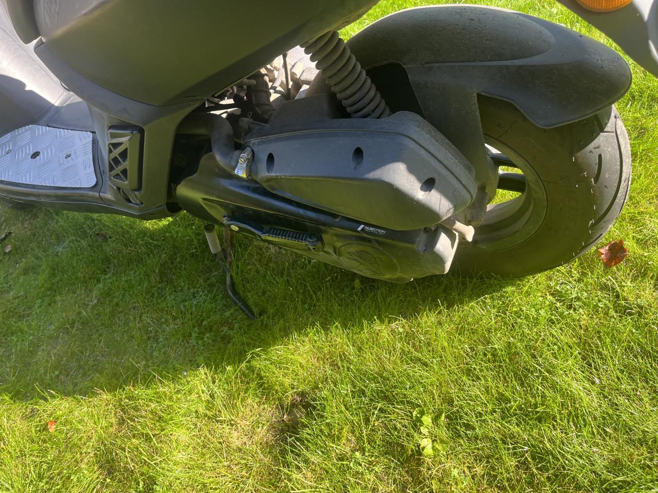 Scooter- Peugeot Streetzone te koop
