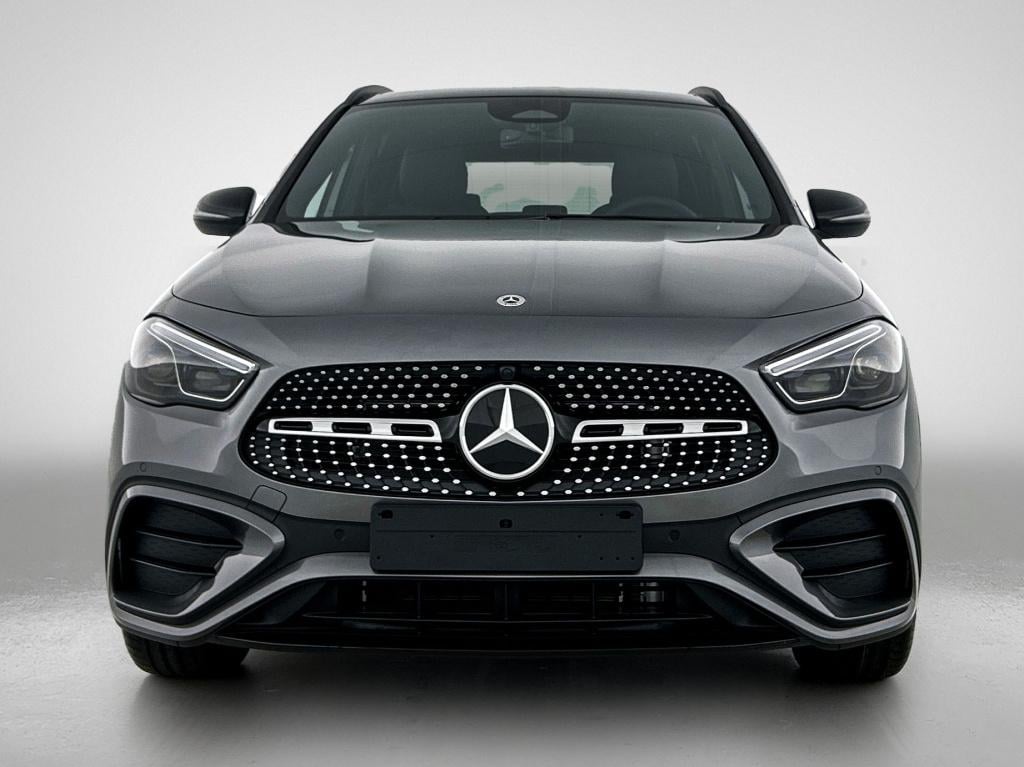 Mercedes-Benz Gla-klasse 180 business solution amg | nightpakket | trekhaak