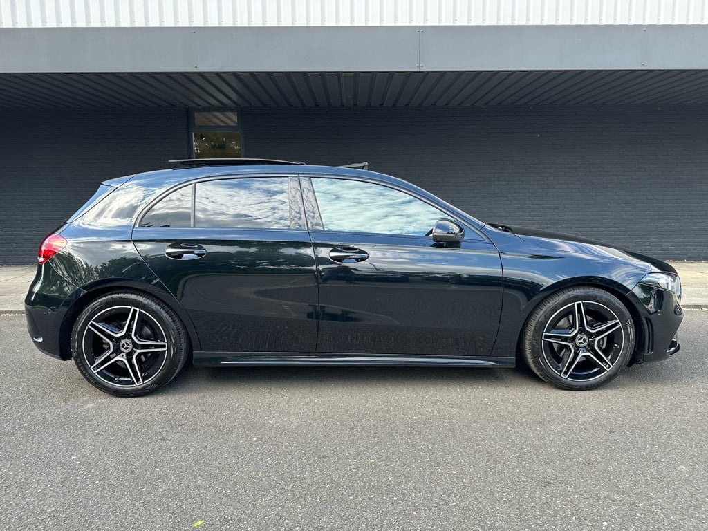 Mercedes-Benz A-Klasse 180 business solution amg // ambiance verlichting //