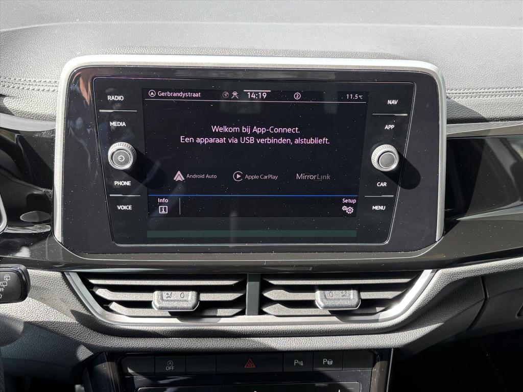 Volkswagen T-roc 1.5 tsi 150pk 7-dsg r-line black|camera| dodehoek|trekhaak