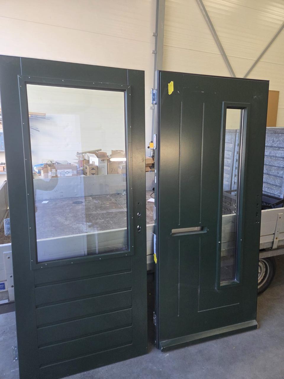 Luxe Hardhouten Voordeur met Glas en Driepuntssluiting