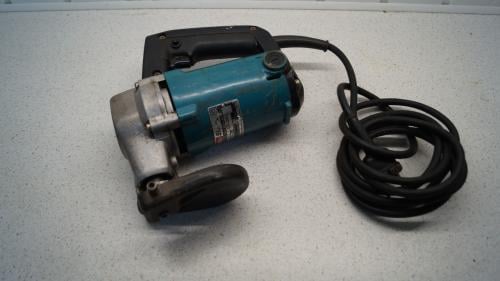 Makita JS3200 plaatstaal knipper.