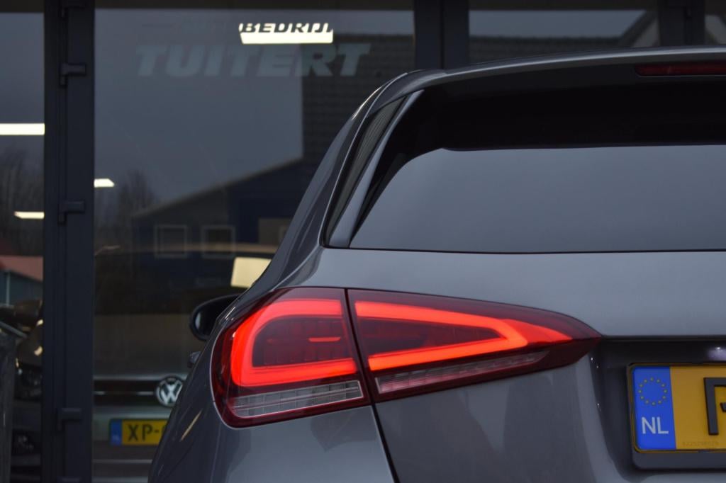 Mercedes-Benz A-Klasse 180 amg night | sfeerverlichting | apple carplay | c