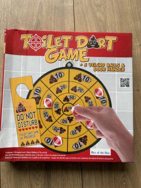 Toilet dart game