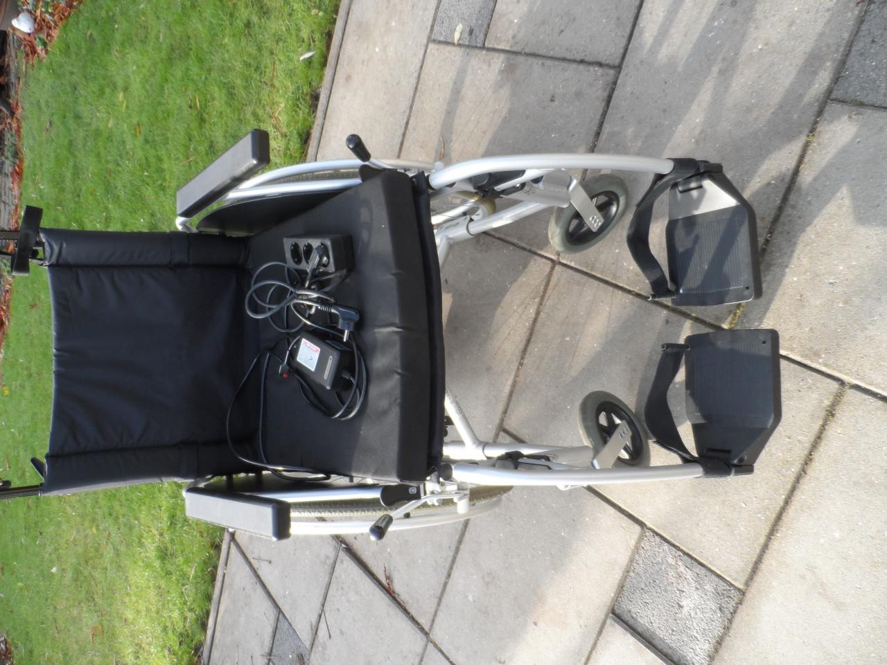 EXEL Vanos Click en Go Lite rolstoel met hulpondersteuning