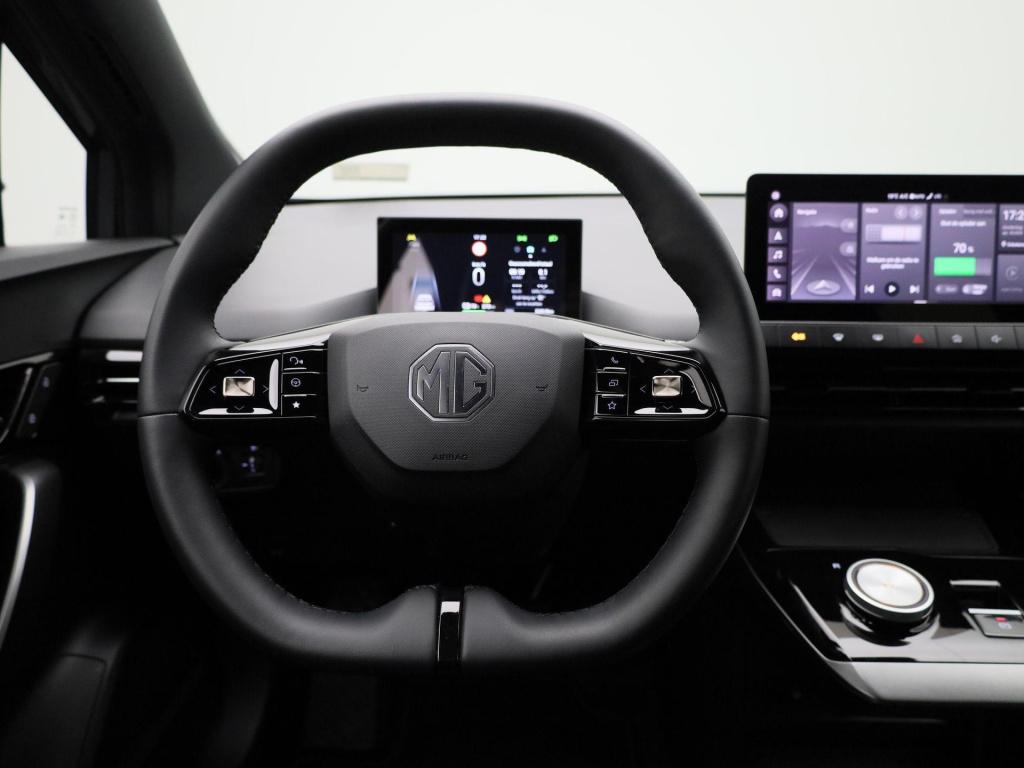 MG Mg4 long range luxury 64 kwh | carplay | navi | led koplampen | camera |
