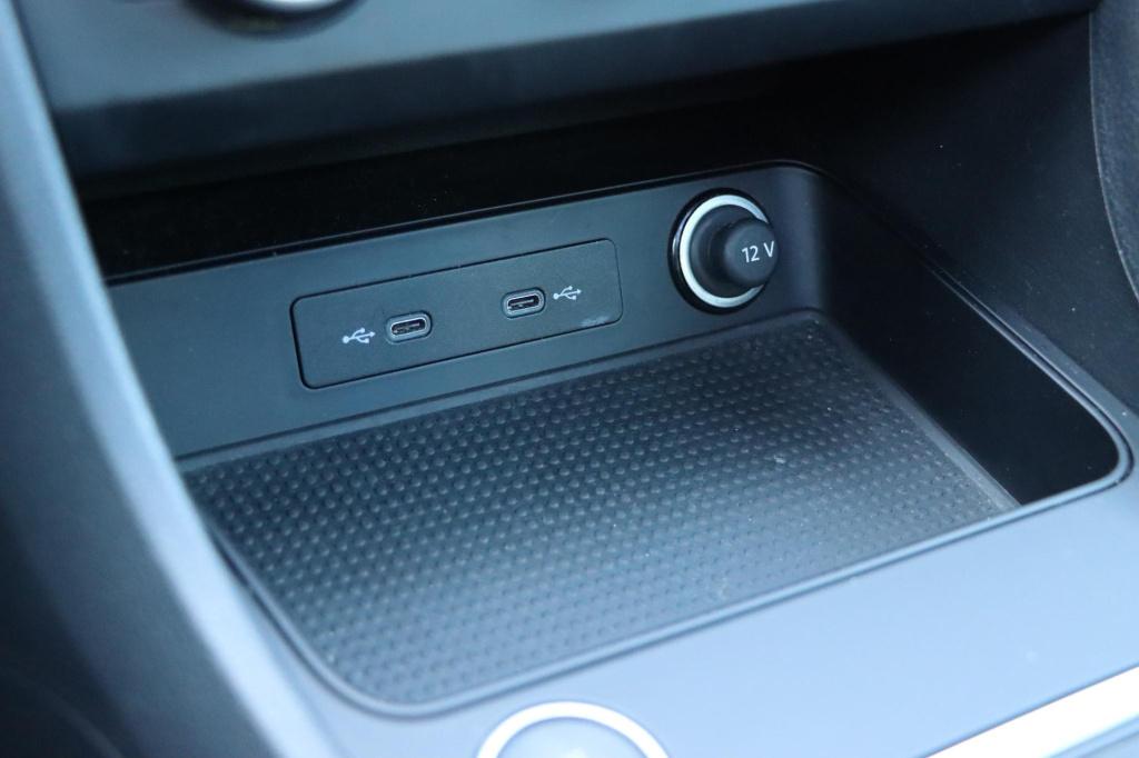 Seat Ateca 1.5 tsi style business intense 150pk |  pano | camera | stoel- e