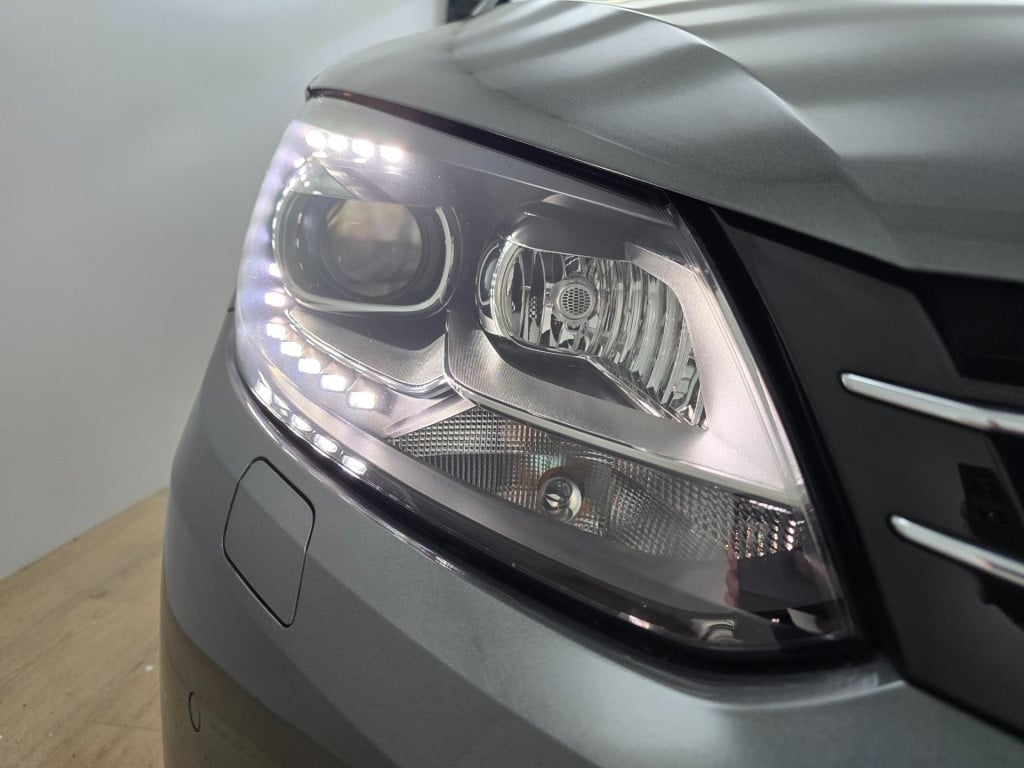 Volkswagen Touran occasion 1.4 tsi 5 persoons met panoramadak en grote koff