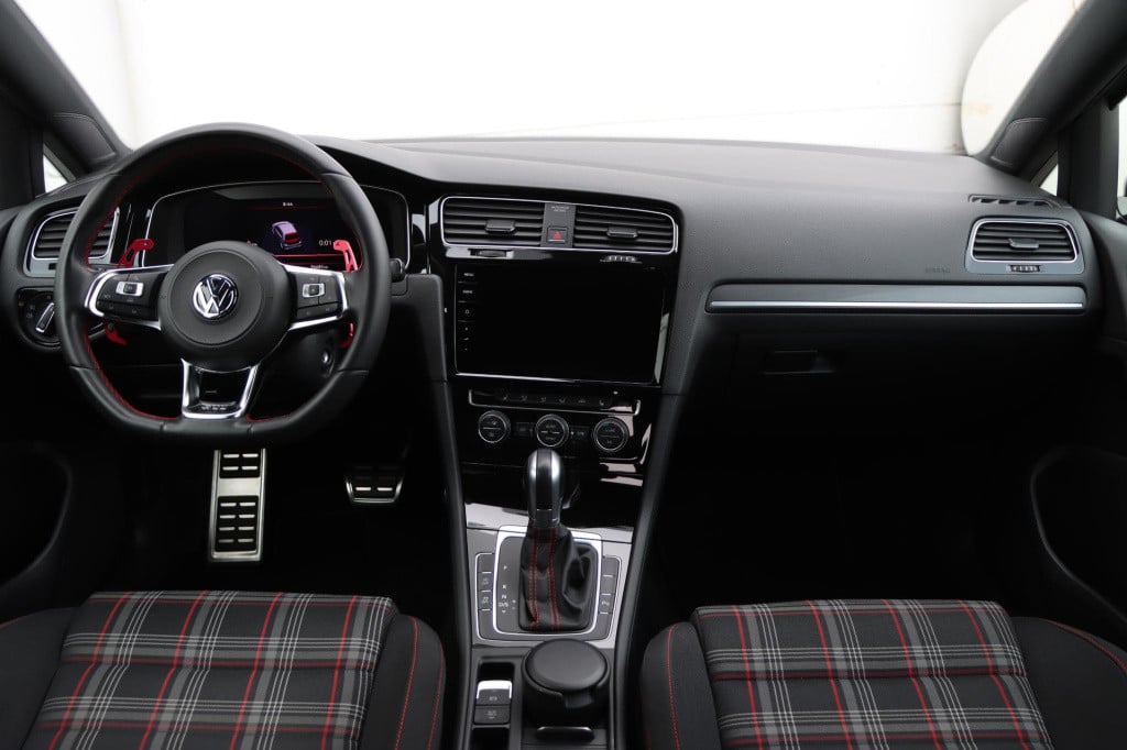 Volkswagen Golf gti 2.0 tsi performance 245pk dsg7