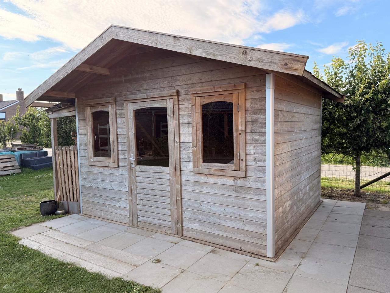 Mooi en stevig houten tuinhuis
