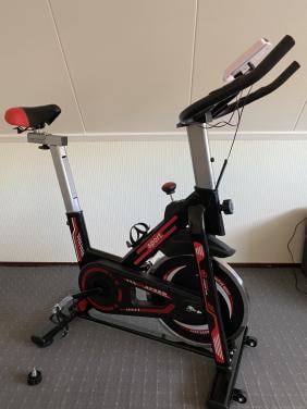 Home trainer bijna nieuw voor langere mensen