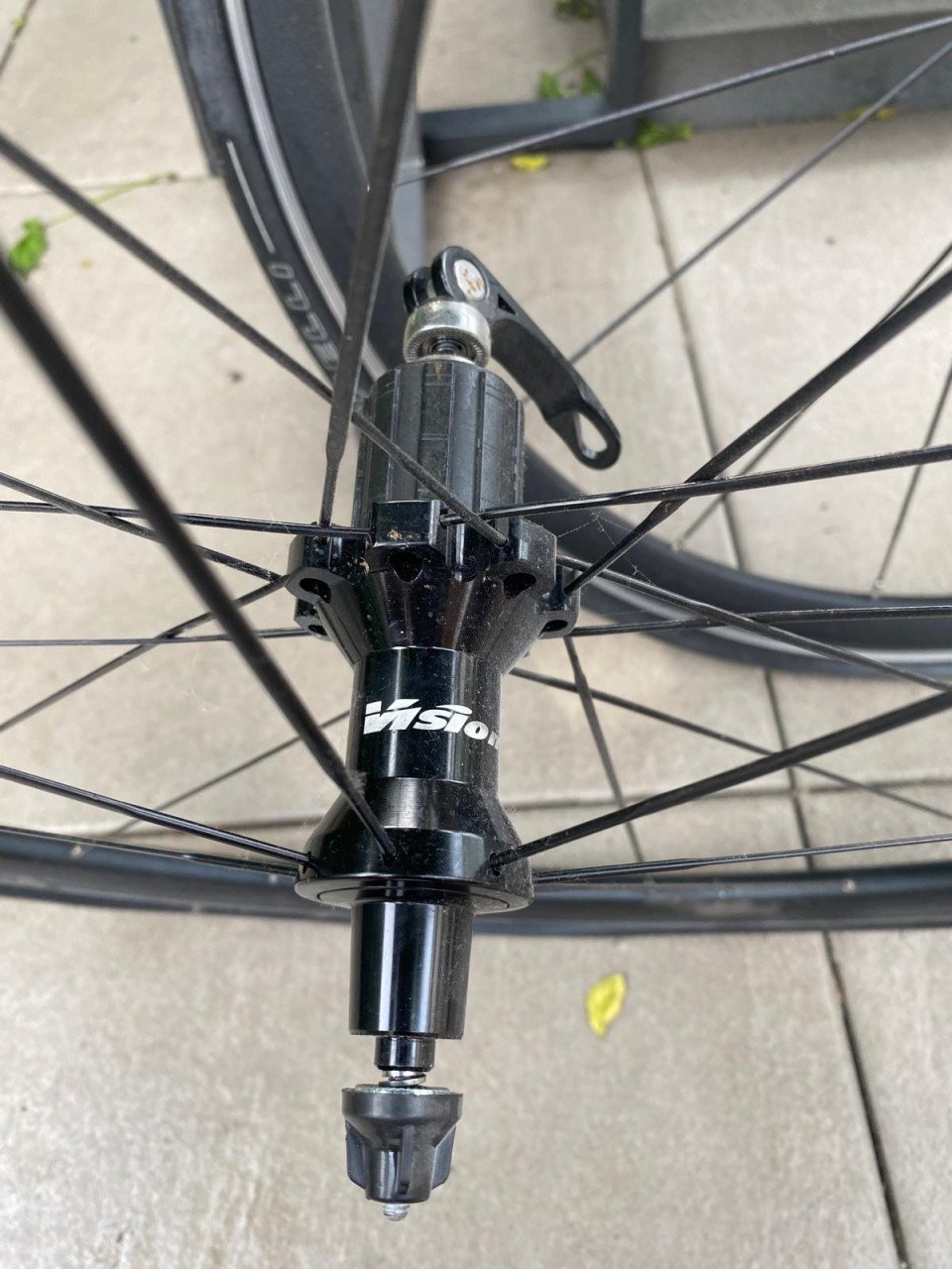 Wielset Vision team 35 en racefiets standaard