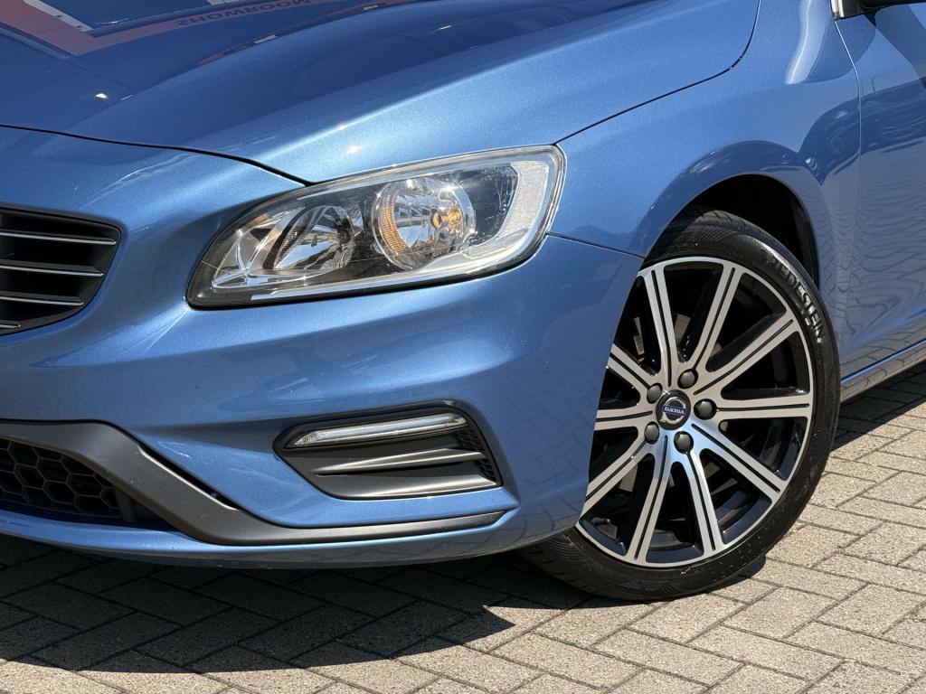 Volvo V60 1.6 t3 r-design | afn trekhaak | cruise | parkeersensoren | bluet