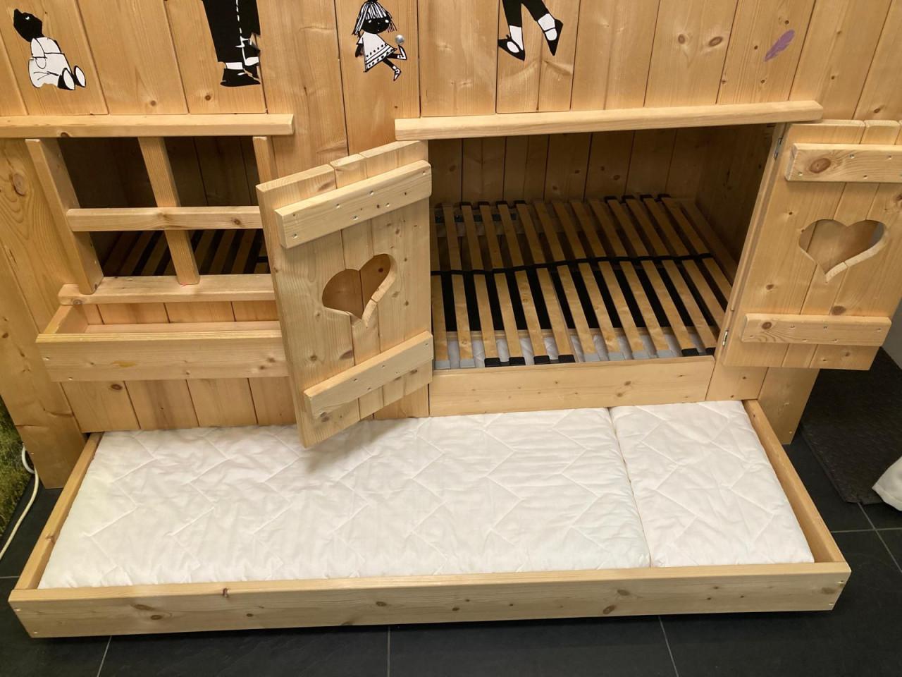 Kinderbed 200x90 Bedhuisje Huisbed stapelbed 3 persoons