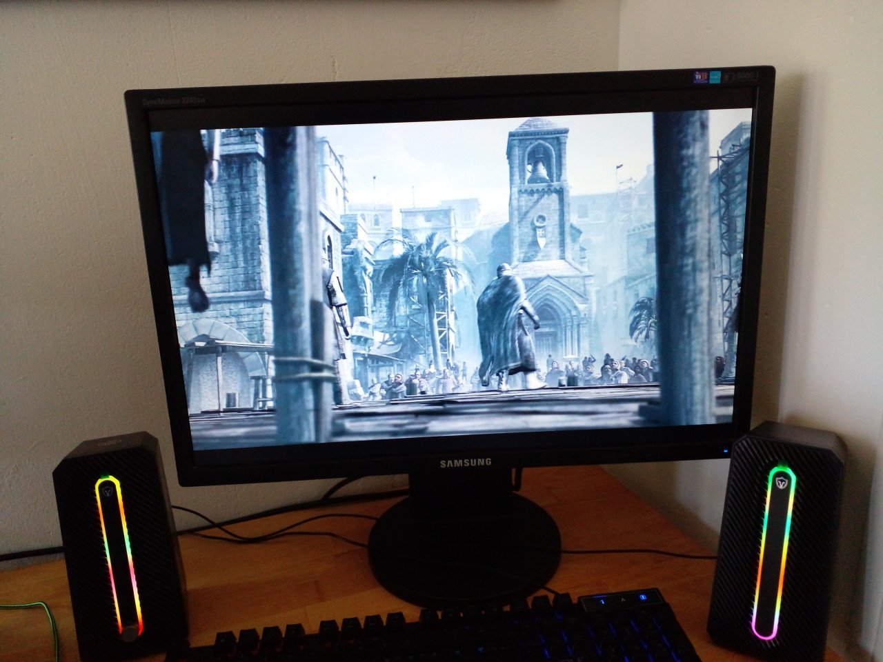 Complete computerset met monitor, wifi en veel classic games.
