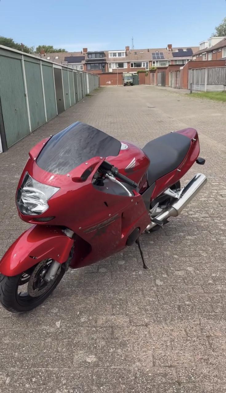 Honda Blackbird Carburateur versie met veel accessoires