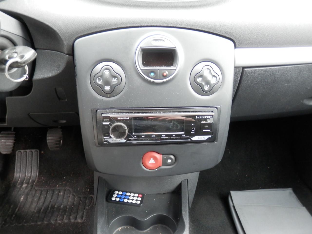 Auto Garant Biedt Aan: Renault Clio 1.4 Dynamic Luxe