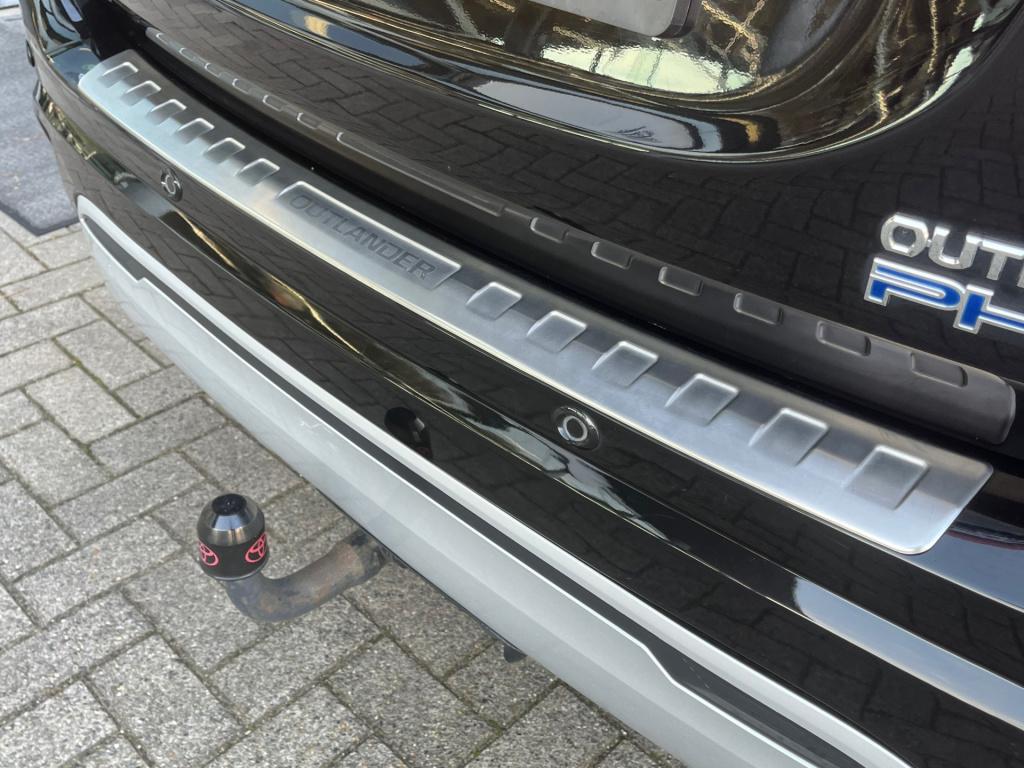 Mitsubishi Outlander 2.4 phev intense+|trekhaak|schuif-/kanteldak|rijklaar