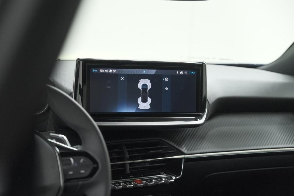 Peugeot 2008 1.2 hybrid 145 allure | apple carplay | climate control | park