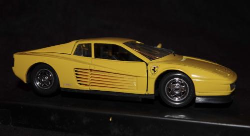 Revell Ferrari Testarossa vintage modelauto 1:24 in box