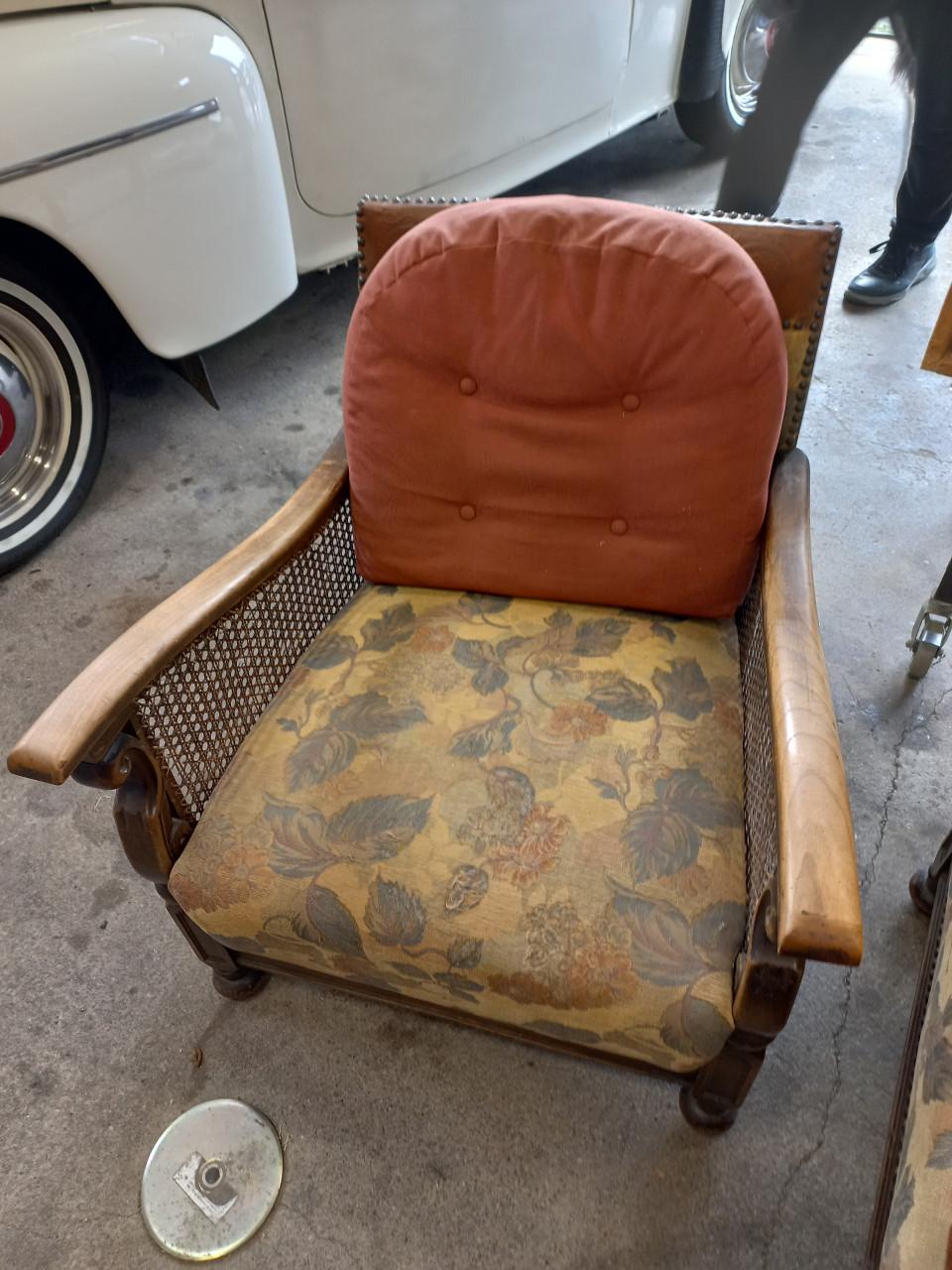 2 antieke stoelen