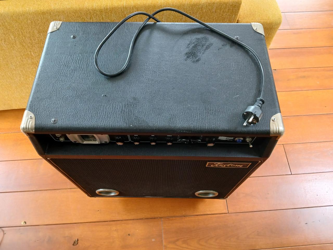 Kustom bas gitaar versterker