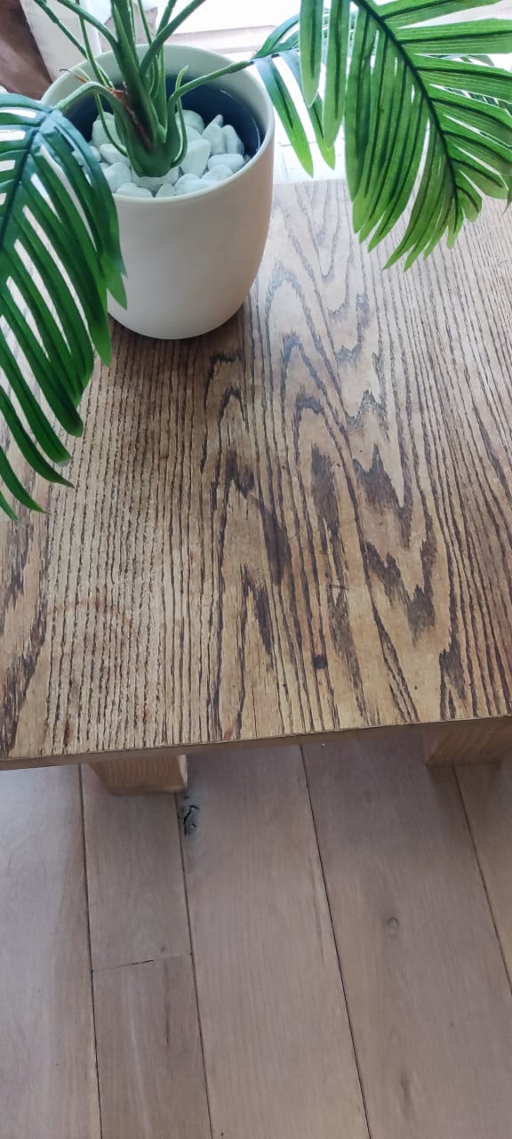 Studenten: stevig salontafeltje massief hout 60x60x35cm