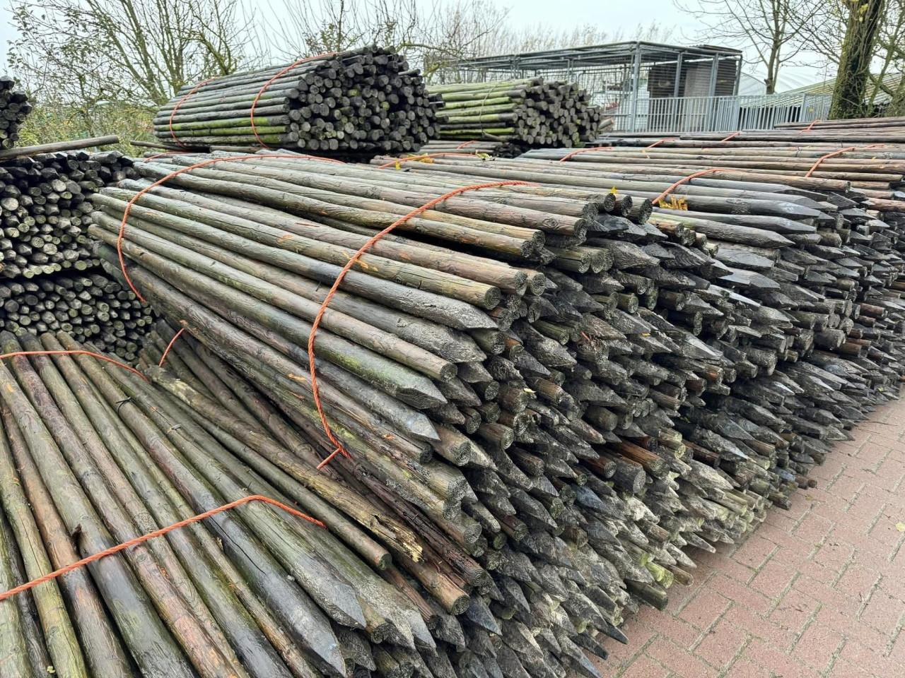Gecreosoteerde Boompalen 2,5 M met punt en zonder