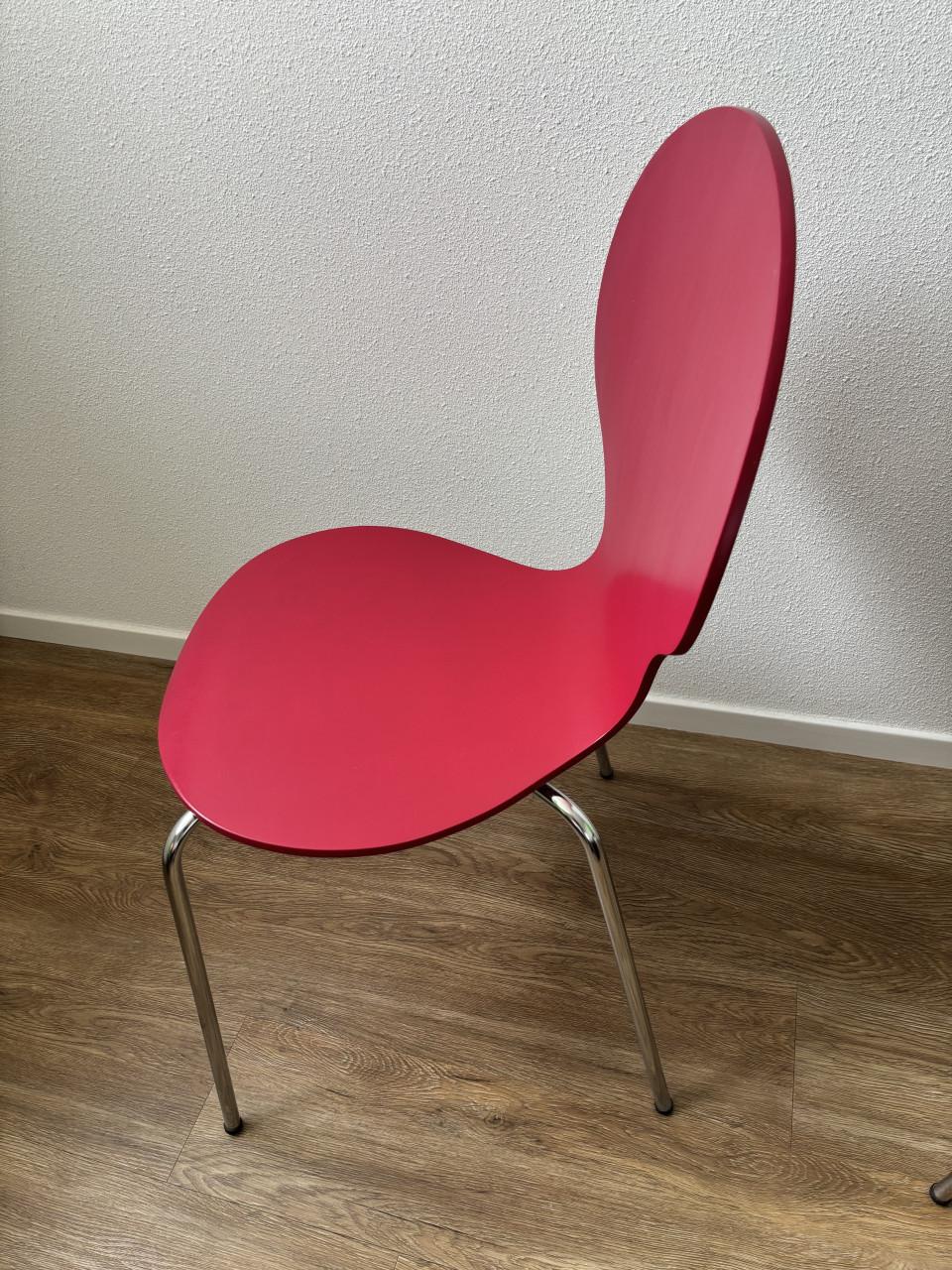 Houten stoelen groen & rood