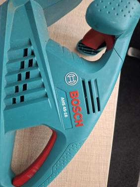Bosch heggenschaar één jaar oud, scherpe én werkt perfect