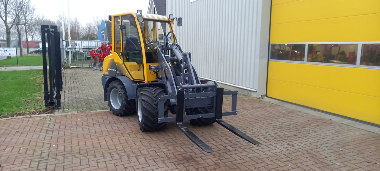 Eurotrac W12 CF