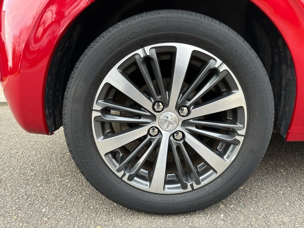 Peugeot 208 1.2t première // automaat //