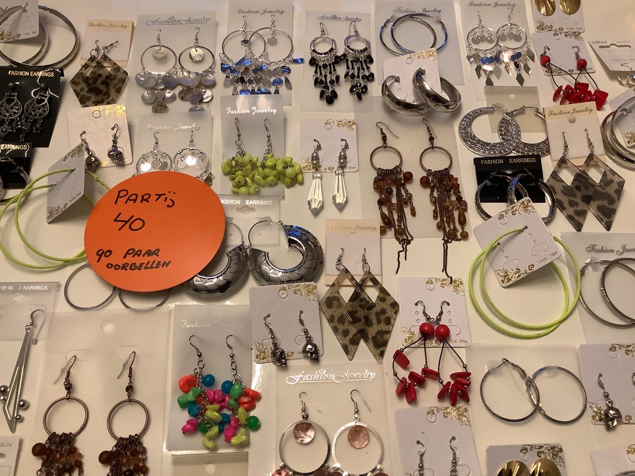 Partij prachtige oorbellen. (Partij 40)