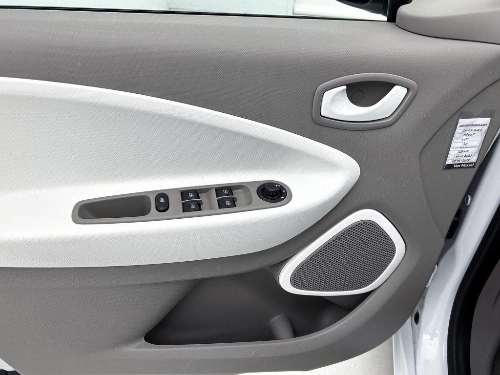 Renault Zoe r90 life 41 kwh | apple carplay / android auto | climate contro