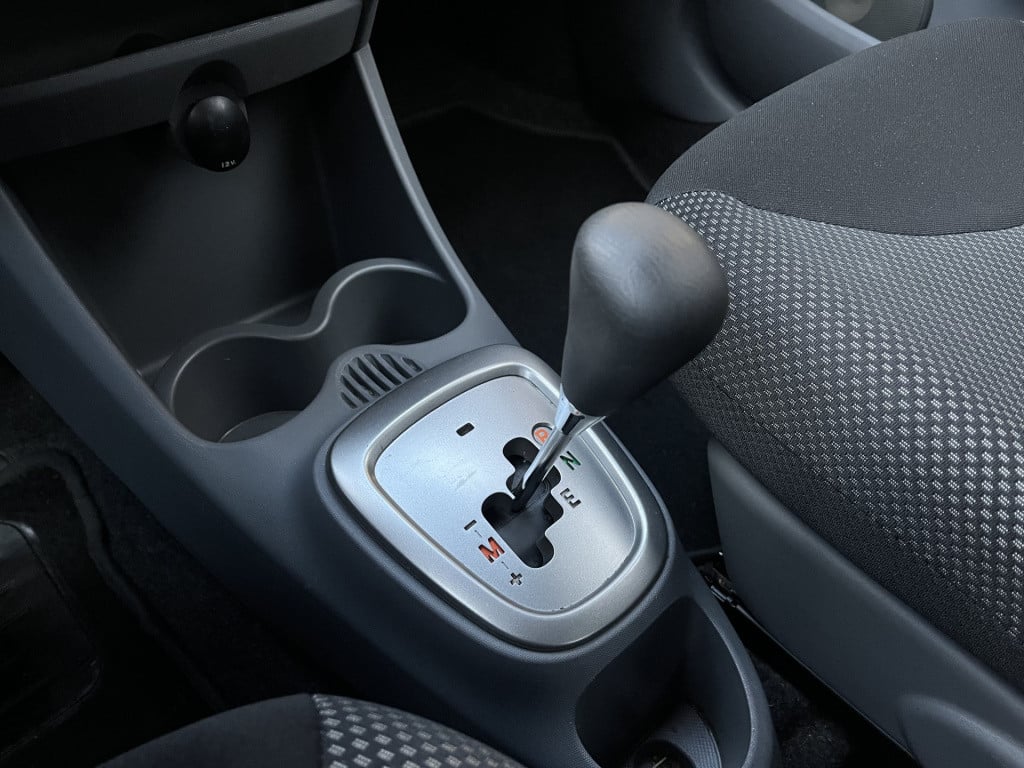 Toyota Aygo 1.0-12v comfort 5-deurs | automaat | park. sensoren | lichtmeta