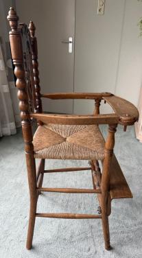 Kinderstoel antiek