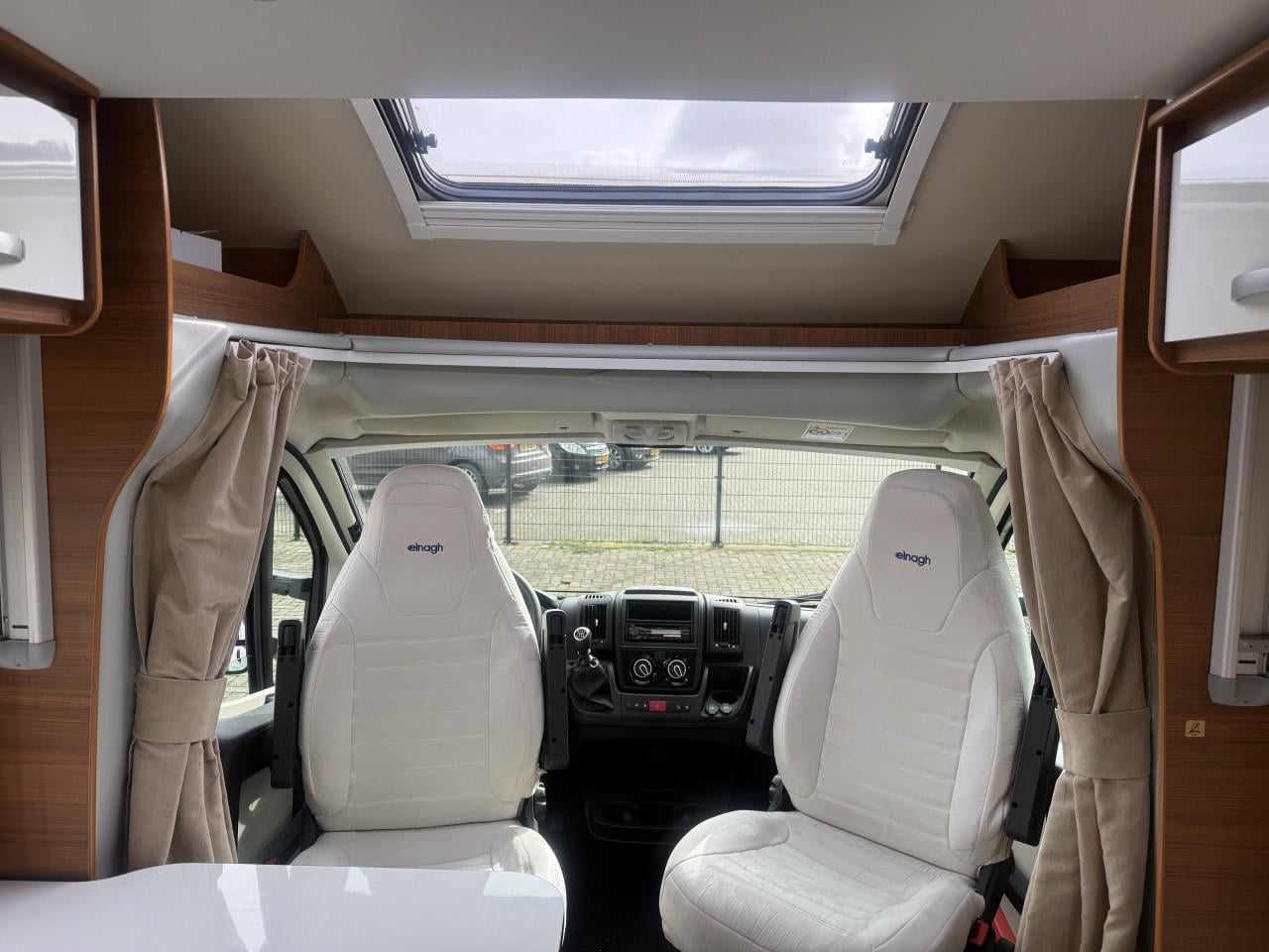 Elnagh Baron 73 (2x lengtebedden, hefbed, Euro 6 , zeer netjes )