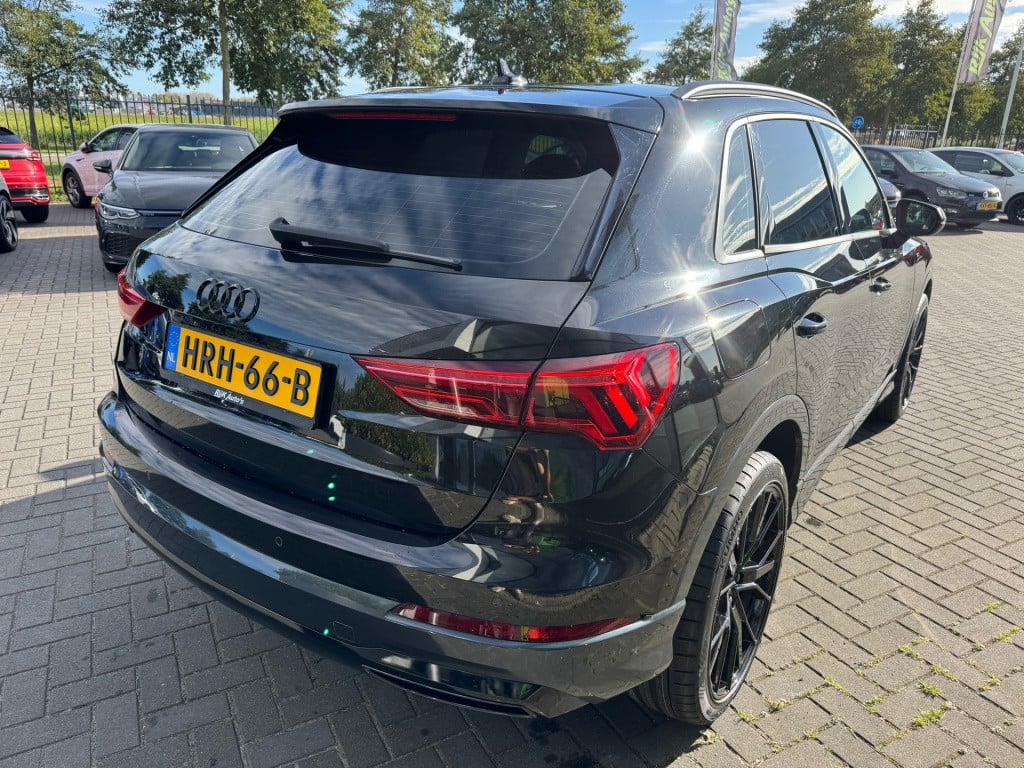 Audi Q3 35 tfsi * camera * matrix led * leer * keyless * trekhaak