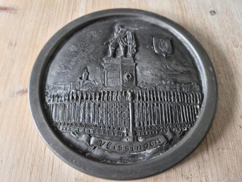 Tinnen plaquette - Michiel de Ruyter Vlissingen